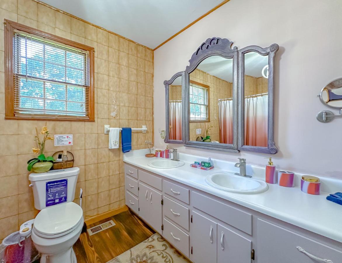 Groups-Hot Tub -Pool- Private-4 Baths Villa Tallahassee Bagian luar foto