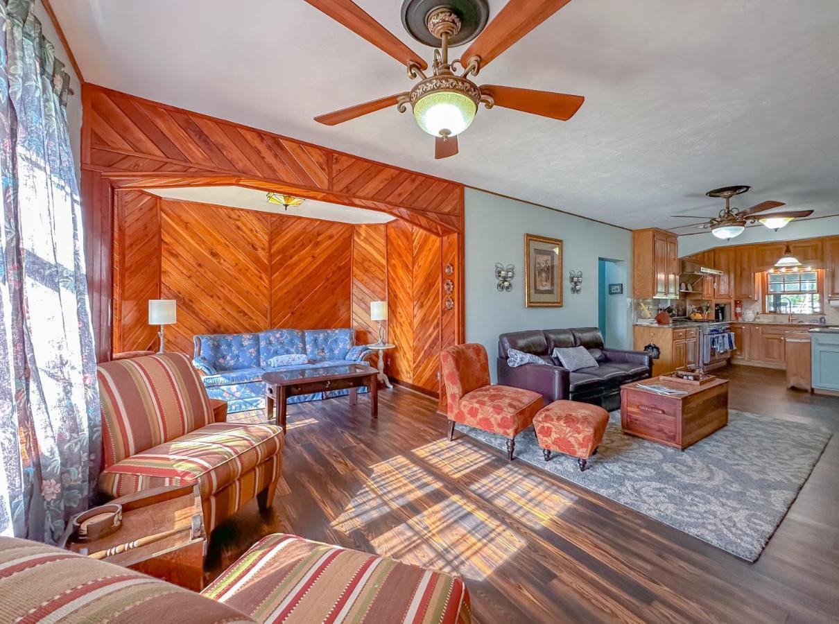 Groups-Hot Tub -Pool- Private-4 Baths Villa Tallahassee Bagian luar foto